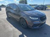 Thumbnail of 2021 Granite Crystal Metallic Clearcoat Chrysler Pacifica