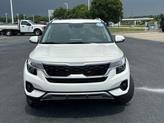 Thumbnail of 2023 Snow White Pearl Kia Seltos