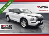 Photo of 2024 White Mitsubishi Outlander