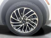 Thumbnail of 2019 White Platinum Tri-Coat Metallic Lincoln Nautilus