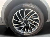 Thumbnail of 2019 White Platinum Tri-Coat Metallic Lincoln Nautilus