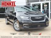 Photo of 2026 Diamond Black Crystal Pearlcoat Chrysler Pacifica