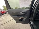 Thumbnail of 2020 Diamond Black Crystal Pearlcoat Jeep Cherokee