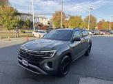 Thumbnail of 2025 Avocado Green Pearl Volkswagen Atlas