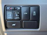 Thumbnail of 2016 Lunar Silver Metallic Honda Odyssey