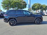 Thumbnail of 2025 Diamond Black Crystal Pearlcoat Jeep Grand Cherokee