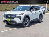 Photo of 2025 Glacier White Nissan Rogue