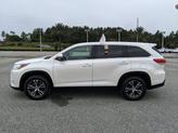 Thumbnail of 2019 White Toyota Highlander