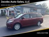 Photo of 2014 Burgundy Toyota Sienna