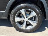 Thumbnail of 2019 Diamond Black Jeep Cherokee