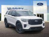 Photo of 2025 White Ford Explorer