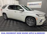 Photo of 2022 Iridescent Pearl Tricoat Chevrolet Traverse