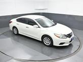 Thumbnail of 2016 Glacier White Nissan Altima