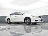 Thumbnail of 2016 Glacier White Nissan Altima