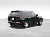Thumbnail of 2022 Diamond Black Crystal Pearlcoat Jeep Grand Cherokee