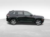Thumbnail of 2022 Diamond Black Crystal Pearlcoat Jeep Grand Cherokee