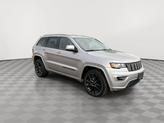 Thumbnail of 2017 Billet Silver Metallic Clearcoat Jeep Grand Cherokee