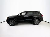 Thumbnail of 2022 Diamond Black Crystal Pearlcoat Jeep Grand Cherokee