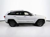 Thumbnail of 2022 Bright White Clearcoat Jeep Grand Cherokee