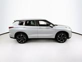 Thumbnail of 2022 White Diamond Mitsubishi Outlander