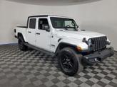 Thumbnail of 2021 Bright White Clearcoat Jeep Gladiator