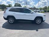 Thumbnail of 2021 Bright White Clearcoat Jeep Cherokee