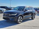 Photo of 2025 Onyx Black Metallic Volvo XC40