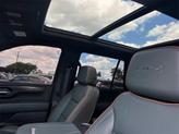 Thumbnail of 2025 Onyx Black GMC Yukon