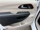 Thumbnail of 2022 Bright White Clearcoat Chrysler Pacifica