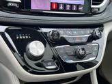 Thumbnail of 2022 Bright White Clearcoat Chrysler Pacifica