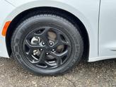 Thumbnail of 2022 Bright White Clearcoat Chrysler Pacifica