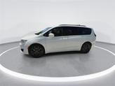 Thumbnail of 2020 Bright White Clearcoat Chrysler Pacifica