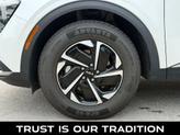 Thumbnail of 2023 Snow White Pearl Kia Sportage Hybrid