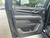 Thumbnail of 2024 Onyx Black GMC Yukon XL