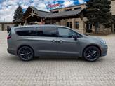 Thumbnail of 2025 Ceramic Gray Clearcoat Chrysler Pacifica