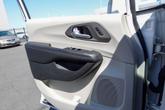 Thumbnail of 2017 Bright White Clearcoat Chrysler Pacifica