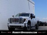 Photo of 2025 White Frost Tri-Coat GMC Sierra 2500