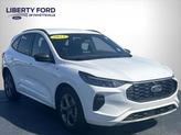 Thumbnail of 2023 Oxford White Ford Escape
