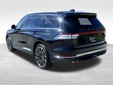 Thumbnail of 2025 Infinite Black Metallic Clearcoat Lincoln Aviator