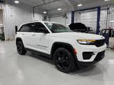 Thumbnail of 2023 Bright White Clearcoat Jeep Grand Cherokee