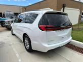 Thumbnail of 2022 Bright White Clearcoat Chrysler Pacifica