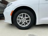 Thumbnail of 2022 Bright White Clearcoat Chrysler Pacifica