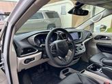 Thumbnail of 2022 Bright White Clearcoat Chrysler Pacifica