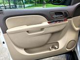 Thumbnail of 2011 White Chevrolet Suburban