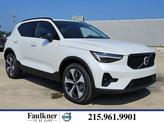 Photo of 2026 Crystal White Volvo XC40