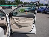 Thumbnail of 2017 Pearl White Nissan Murano