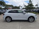 Thumbnail of 2022 Glacier White Metallic Audi Q5