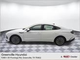 Photo of 2025 White Hyundai SONATA Hybrid