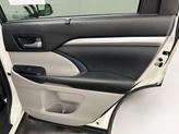Thumbnail of 2015 Blizzard Pearl Toyota Highlander