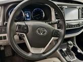 Thumbnail of 2015 Blizzard Pearl Toyota Highlander